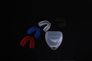 Protège-dents multifonctionnel pour la boxe, le basket-ball, la crosse, le football, les arts martiaux, le hockey et tous les sports de contact. - Product Image 5