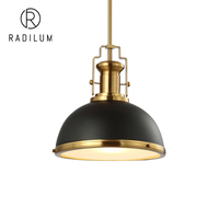 Suspension vintage industrielle style loft, décor salle à manger, métal noir mat, abat-jour en laiton antique, LED rétro, suspension Staub