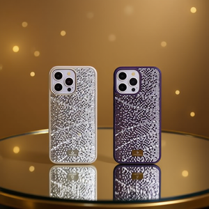 Custodia di Lusso per iPhone 14 Pro con Diamanti in Rilievo e Glitter - Product Image 2