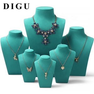 DIGU Luxueux Présentoir à Bijoux Universel Ultra Grand Format en Microfibre Suédée – Édition Limitée - Product Image 1