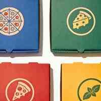 Boîte à pizza en papier kraft personnalisée, accepte les commandes d'échantillons, boîte en carton ondulé recyclable pour l'emballage de livraison de pizzas