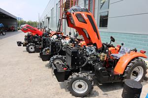 BITSMANN ATK304 4WD 30HP <span class=keywords><strong>Mini</strong></span> <span class=keywords><strong>Tractor</strong></span> a la venta Traktor agrícola compacto con enganche <span class=keywords><strong>de</strong></span> 3 puntos y toma <span class=keywords><strong>de</strong></span> fuerza - Product Image 4