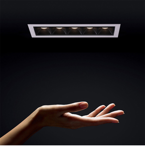 โคมไฟเพดานแบบฝังสำหรับใช้งานเชิงพาณิชย์ สีดำ อะลูมิเนียม LED แสงขาวกลาง 4100K ปรับความสว่างได้ ใช้ไฟ AC ระดับ IP20 CRI 90 รับประกัน 3 ปี - Product Image 3