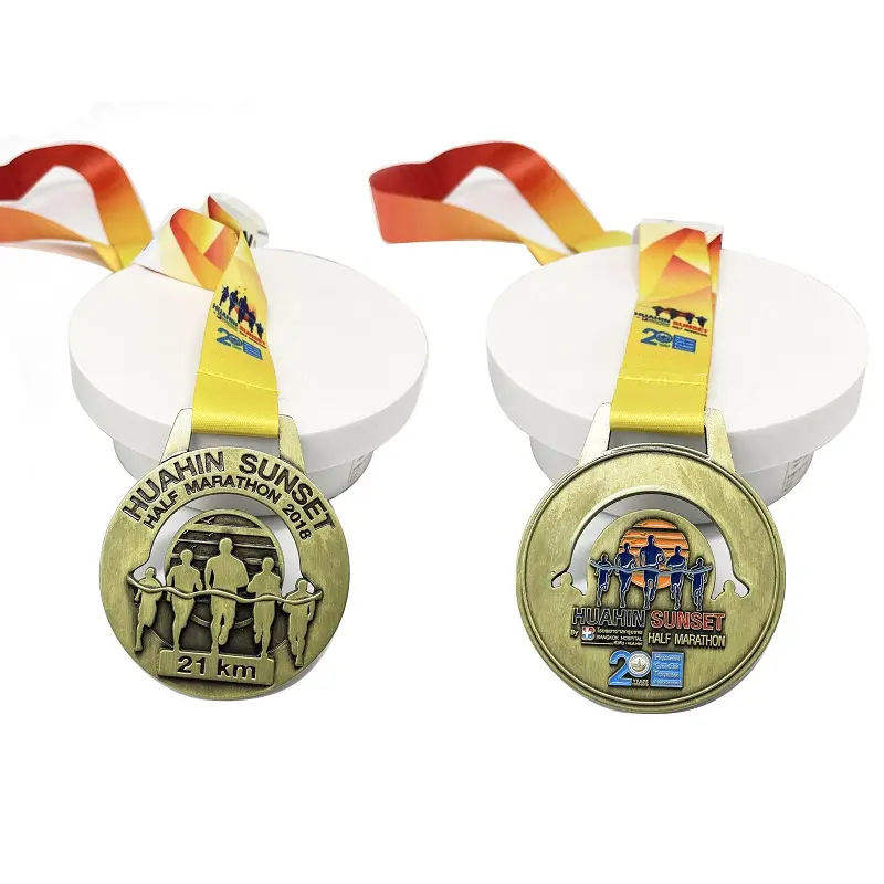 ميداليات ترويجية موسمية من سبيكة الزنك بطبقة معدنية ميداليات ذهبية رياضية ثلاثية الأبعاد