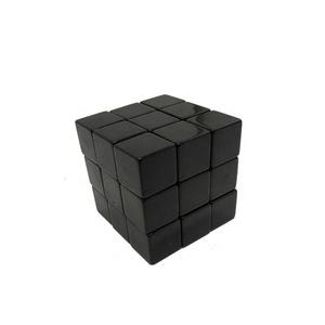 Vente en gros de <span class=keywords><strong>dés</strong></span> noirs acryliques de 24mm à 6 <span class=keywords><strong>faces</strong></span> avec coin carré <span class=keywords><strong>dés</strong></span> de jeu de société standard personnalisé à gravure à six <span class=keywords><strong>faces</strong></span> - Product Image 3