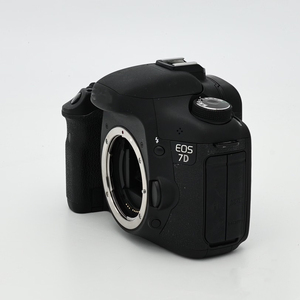 กล้อง Canon EOS 7D มือสอง ราคาดี กล้อง DSLR ระดับมืออาชีพ ตัวกล้องอย่างเดียว - Product Image 1