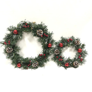 Guirlande <span class=keywords><strong>de</strong></span> Noël verte en gros pour <span class=keywords><strong>porte</strong></span> d'entrée, guirlande artificielle festive <span class=keywords><strong>de</strong></span> haute qualité pour la décoration <span class=keywords><strong>de</strong></span> la maison - Product Image 4