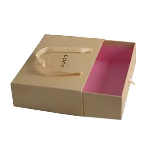 All'ingrosso pacchetto personalizzato di scarpe di lusso manica cassetto abbigliamento scatola di imballaggio con maniglia