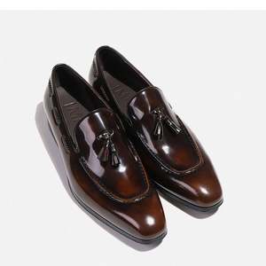 Chaussures pour hommes en cuir véritable respirantes et antidérapantes, style décontracté chic pour le bureau et les fêtes d'automne - Product Image 1