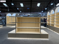 Conception d'intérieur complète pour magasin de cosmétiques sur mesure : mobilier, armoire murale LED, comptoir îlot, bureau de réception