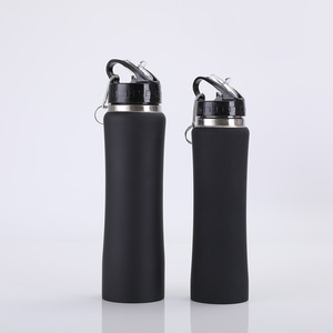 Bottiglia d'Acqua Isolata in Acciaio Inossidabile con Elegante Curvatura, Coperchio con Cannuccia Girevole, Lavabile a Mano, Senza BPA, Ideale per Bevande Calde - Product Image 5