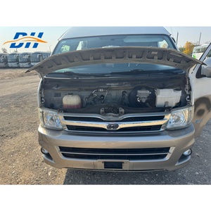 Toyota <span class=keywords><strong>Hiace</strong></span>, Camioneta de 13 Pasajeros, Modelo 2013, Minibús para Transporte de Pasajeros - Product Image 6