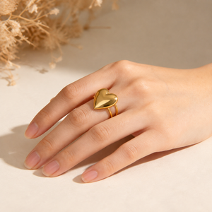 Anillo Ajustable de Acero Inoxidable con Corazón Escultural, Chapado al Vacío en Oro de 14K, Joyería Pulida de Alta Gama - Product Image 5
