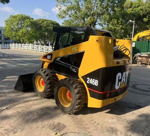 รถตักล้อยางแคตเตอร์พิลลาร์ CAT 246B มือสอง ยกแนวตั้ง 3.2 ตัน รถตักขนาดกะทัดรัด นำเข้าจากสหรัฐอเมริกา รถตัก CAT 246B มือสอง - Product Image 1