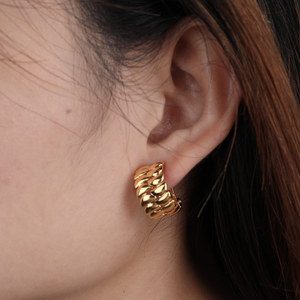 Boucles d'oreille plaqué or pour <span class=keywords><strong>femme</strong></span>, bijou à la mode, tendance, charmant, coréen, nouvelle collection, vente en gros - Product Image 2