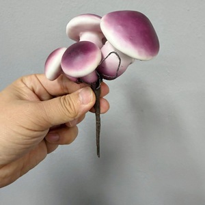 Champignons artificiels Meng Jie 10cm-30cm en mousse plastique, faits à la main, pour la simulation et la décoration de l'aménagement paysager, des vitrines et des escaliers - Product Image 4
