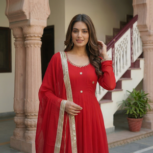 Robe longue en velours de qualité supérieure avec dupatta, élégante et luxueuse, tenue de mariage indienne et pakistanaise, entièrement cousue. - Product Image 1