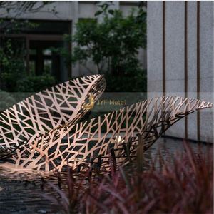 Escultura Dorada Grande Multifuncional de Acero Inoxidable 304 de Alta Calidad, Resistente al Agua y Duradera, para Montaje en Suelo Exterior - Product Image 2