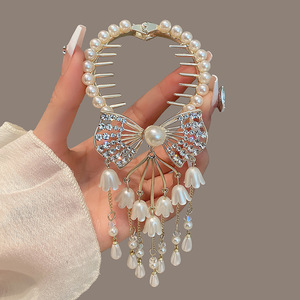 Pince à cheveux tendance en forme de fleur pour queue de cheval, chignon ou <span class=keywords><strong>coiffure</strong></span> bouclée, avec strass en cristal et perles - Product Image 1