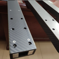 Tube en fibre de carbone 3K à haute résistance à la traction avec une bonne résistance aux chocs pour le faisceau d'équipement CNC