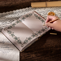 Caderno Retro Floral A5 para Mulheres NAA17, Capa Dura Elegante com Acabamento Dourado e Papel Grosso Costurado