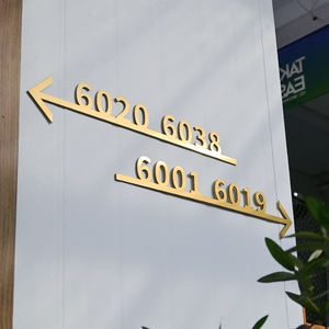 Número de habitación de guía de flecha de Hotel de oro cepillado con letras <span class=keywords><strong>3D</strong></span> de acero inoxidable de 3mm no luminoso, personalización de identificación de número de puerta - Product Image 4
