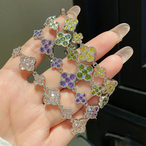 สร้อยข้อมือลายดอกโคลเวอร์ประดับเพทายสีทองแดง สไตล์ฤดูร้อน ดีไซน์เก๋ เสริมโชคดี เหมาะเป็นของขวัญสำหรับแฟนสาวและงานปาร์ตี้ - Product Image 4