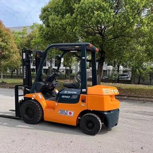 迅速発送 2.5トン フォークリフト 中古 トヨタ フォークリフト 格安 ミニディーゼル 中古 ミニフォークリフトトラック 3段マスト 日本製 - Product Image 4