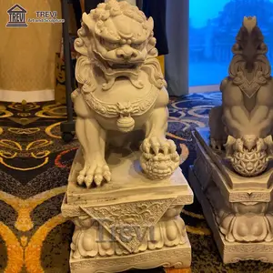 Decoração ao ar livre mão esculpida vida tamanho Foo Dog estátuas jardim mármore amarelo