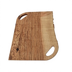 Planche de service en bois de chêne massif avec logo personnalisé, planche à charcuterie huilée, sans danger pour les aliments, avec trou de pouce aux coins - Product Image 1