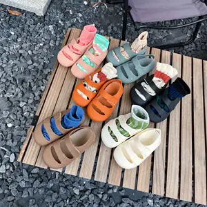 Sommer-Kinder-Sandalen Baby- Mädchen Kleinkinder weiche rutschfeste wasserdichte Schuhe Kinder süßfarbene Schuhe