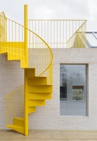 Escalier en bois en colimaçon en acier Design d'intérieur Escalier en verre Escalier en colimaçon en acier balustrade personnalisée Balustrade en fer escalier incurvé