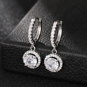 Orecchini pendenti con zirconi rotondi di lusso leggero per donna, gioielli di moda dal design geometrico - Product Image 5