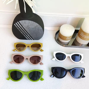 Gafas de Sol Unisex J2-6238, Montura de PC, Protección UV400, Estilo Redondo para Hombre y Mujer, Montura Pequeña, Diseño Europeo Americano - Product Image 5