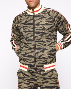 Chándal con logotipo personalizado de fábrica, chándal de lana de algodón 100% ajustado para gimnasio de moda de alta calidad OEM para hombre, chándal/joggers para hombre, pantalones de chándal Terry de gran tamaño - Product Image 3