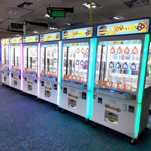 AMA Coin-Operated Golden 15 Lots Key Master Arcade Game Machine English Language Metal Material with Bill Acceptor for Sale