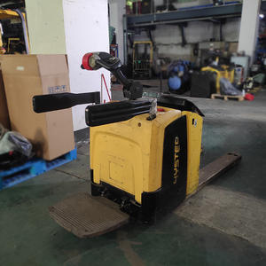 Chariot élévateur électrique Hyster 59, d'occasion, avec siège de conducteur, propulsion arrière, pneus pleins, pour sols intérieurs en usine de fabrication - Product Image 2