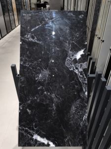 <span class=keywords><strong>Acheter</strong></span> des carreaux de grande dalle en porcelaine Carreaux de mur de sol émaillés en porcelaine pour le salon Carreau de céramique en marbre fini brillant émaillé - Product Image 5