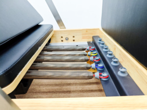 Machine de Pilates Reformer professionnelle en acier, avec logo personnalisé par l'utilisateur - Product Image 4