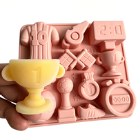 Moule en silicone antiadhésif Candyer personnalisable à 12 cavités en forme de trophée de football LFGB pour la décoration de gâteaux et la pâtisserie