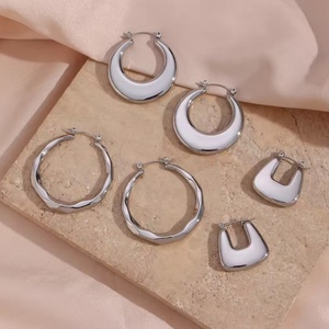 Pendientes de Aro Gruesos de Acero Inoxidable 2024, Joyería de Diseño Personalizada, Brillantes y Resistentes al Deslustre, Venta al Por Mayor para Mujeres - Product Image 3