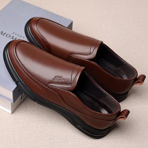 รองเท้าโลฟเฟอร์หนังแท้ผู้ชาย สีดำ หนังวัว พื้นนุ่ม สไตล์ลำลองสำหรับธุรกิจ เหมาะสำหรับวัยกลางคนและผู้สูงอายุ ผลิตที่เมืองเหวินโจว - Product Image 4