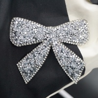 Nouveau fer sur Badge papillon blanc perle strass patchs 3D fer-sur Design Applique pour vêtements