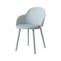 Correspondance simple moderne nordique pour chaise Eam avec dossier Table de café en plastique et chaise de magasin de thé au lait pour hôtels