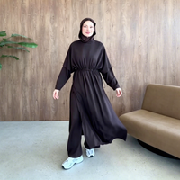 Ensemble 2 pièces pour femmes musulmanes : Abaya à capuche personnalisable avec cordon de serrage et pantalon large – Tenue islamique quotidienne et sportive pour Dubaï