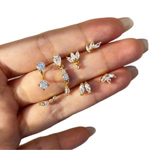 ต่างหูแบบมินิมอลทันสมัยทรงเรขาคณิต ชุบทอง 18K ประดับเพชรซิร์คอน สำหรับผู้หญิง เหมาะสำหรับเป็นของขวัญ - Product Image 1