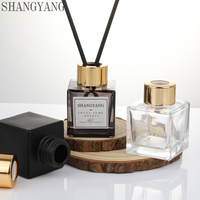 Décoration d'intérieur, diffuseur d'arômes en verre carré de luxe personnalisé, 50 ml, ensemble de diffuseur d'arômes avec boîte, bouteille de diffuseur vide avec couvercle en bois noir