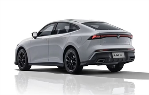 Auto Usado 2024 Changan Uni-V, Vehículo de Nueva Energía a Gasolina, Inventario al por Mayor, <span class=keywords><strong>0</strong></span> Kilómetros, con Cinco Asientos y Puertas, Precio Bajo - Product Image 3