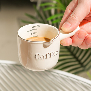 ถ้วยกาแฟขนาดเล็กมีสไตล์พร้อมมาตรวัด ความจุพอดีสำหรับการสกัดเอสเพรสโซ ถ้วยตวงเซรามิกที่ละเอียดอ่อนและเหยือกนม - Product Image 3