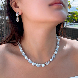 Raffinato Set di Gioielli <span class=keywords><strong>da</strong></span> <span class=keywords><strong>Sposa</strong></span> con Collana e <span class=keywords><strong>Orecchini</strong></span> a Forma di Foglia con Zirconi Cubici e Perle d'Imitazione per Donna, Regali di Nozze - Product Image 5